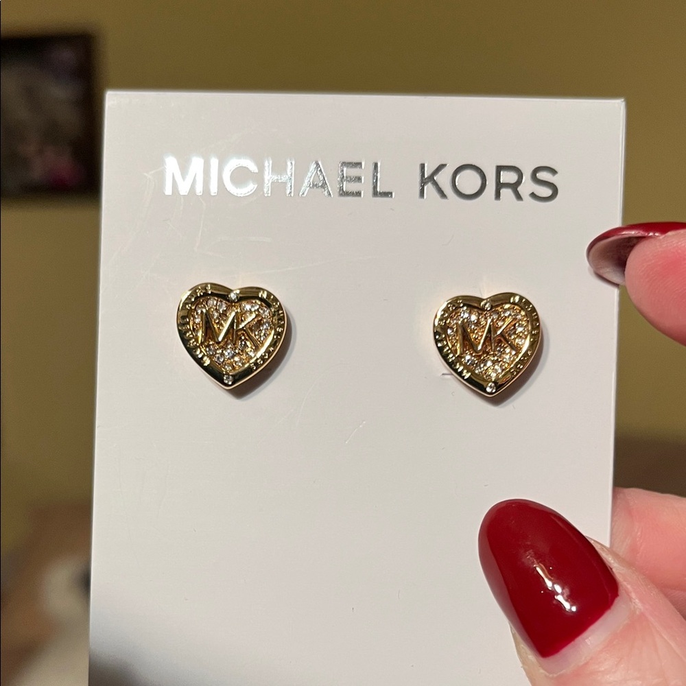 NWT Michael Kors Gold Heart Stud Earrings with bling - Picture 1 of 6